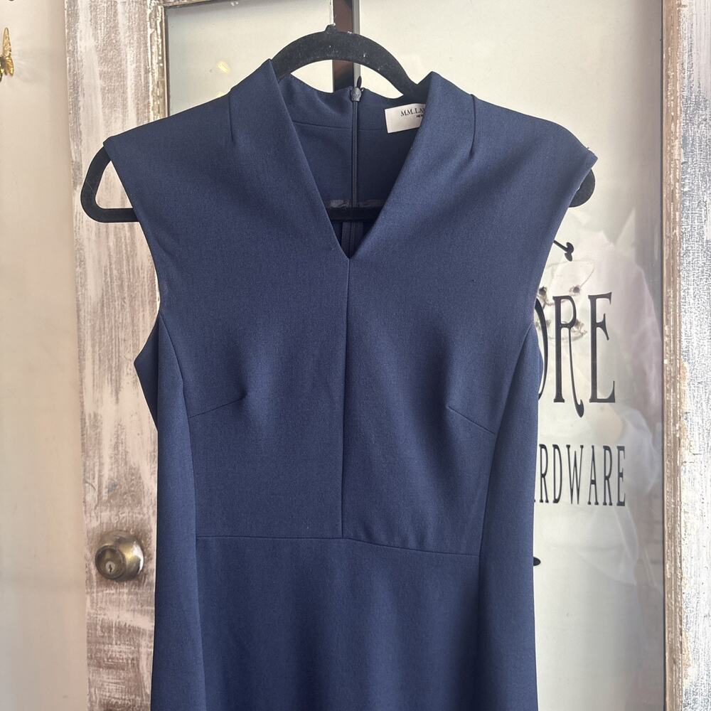MM. LaFleur Dark Navy Blue V-Neck Sleeveless Aditi Sheath Dress Size 2 - Picture 2 of 14